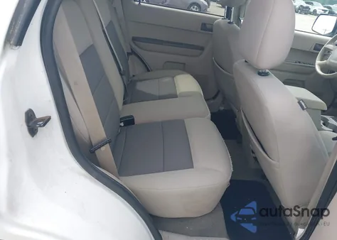 2008 Ford Escape Xlt z USA, uszkodzony, nr VIN 1FMCU93128KD21639